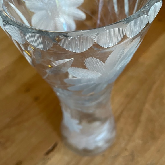 Princess House Tall Etched Vase - Picture 13 of 13